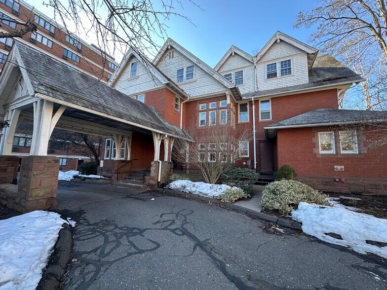 19 Woodland St, Hartford, CT à louer - Photo du bâtiment - Image 2 de 20