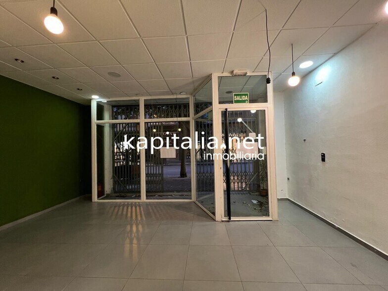 Commerce de détail dans Ontinyent, Valencia à louer - Photo du bâtiment - Image 3 de 11