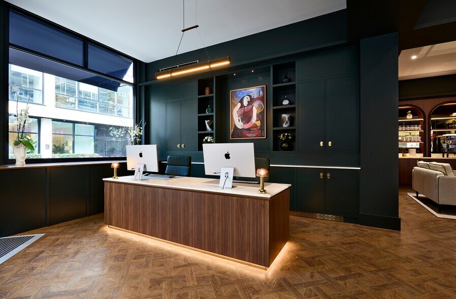 48 Charlotte St, Londres à louer - Photo du bâtiment - Image 2 de 5