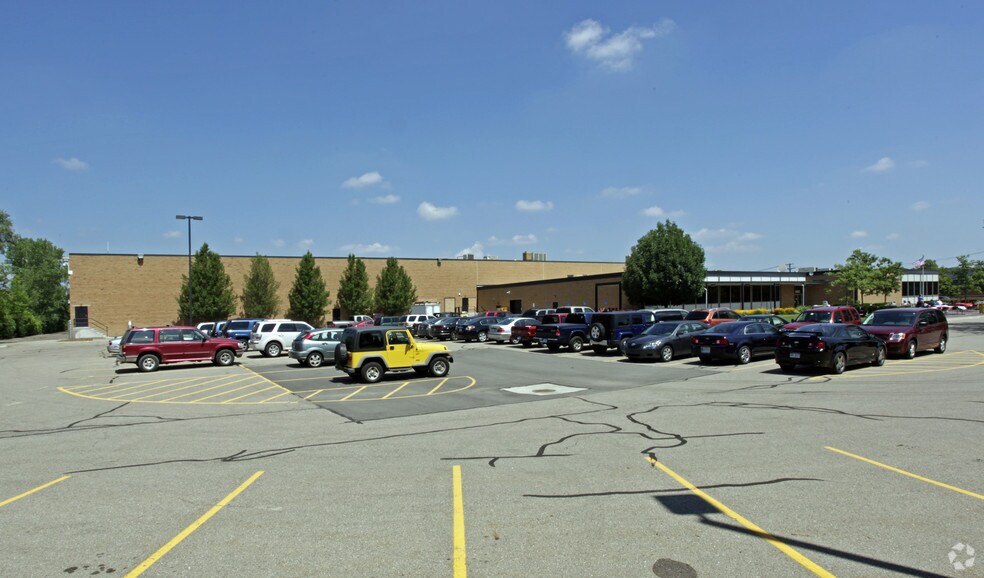 3000 W 14 Mile Rd, Royal Oak, MI for lease - Primary Photo - Image 1 of 7