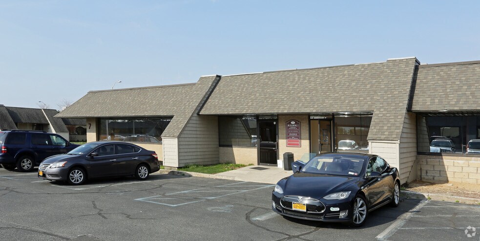 3241 Route 112, Medford, NY à louer - Photo du bâtiment - Image 3 de 6
