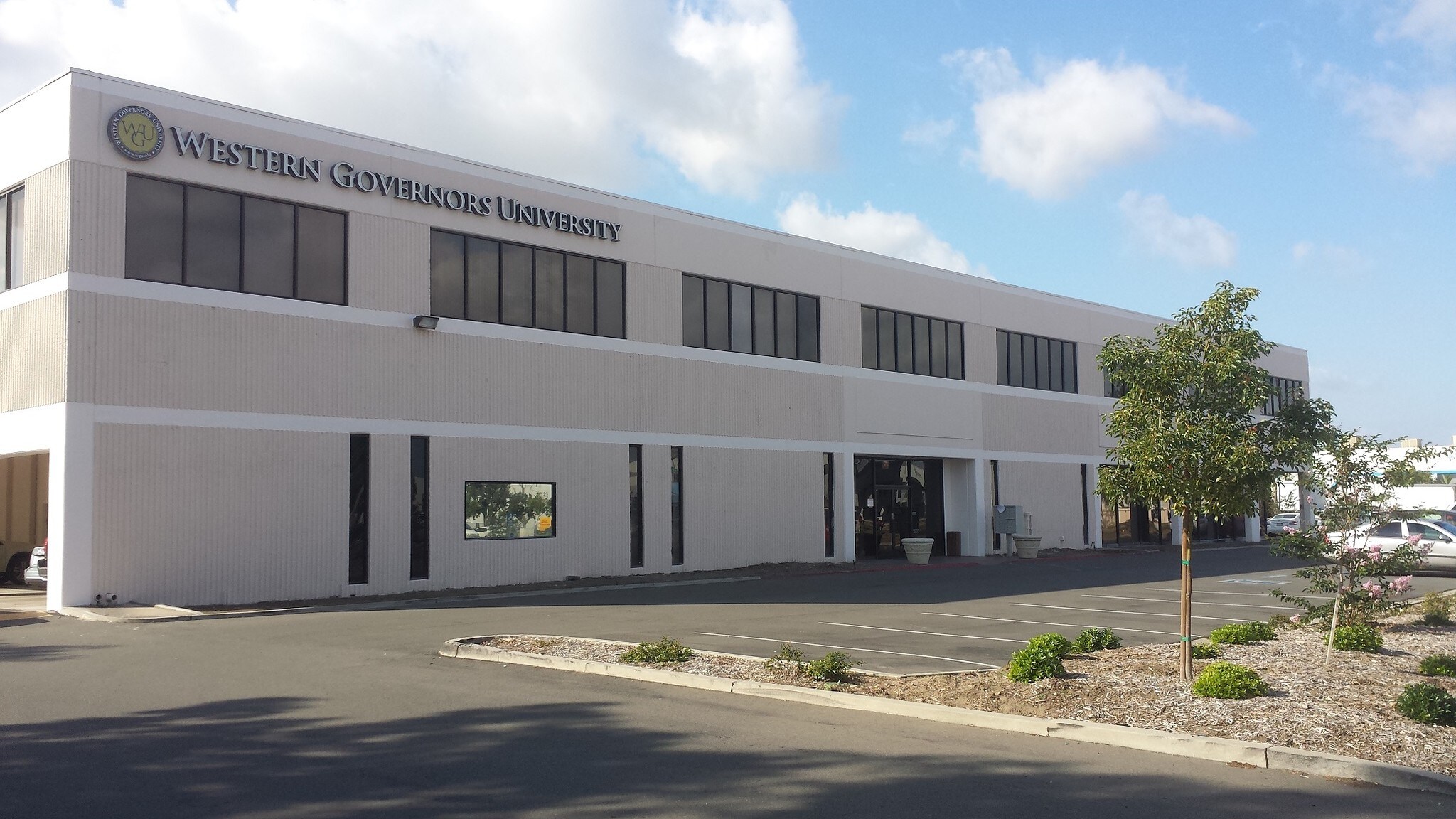 2900 S Harbor Blvd, Santa Ana, CA à louer Photo du bâtiment- Image 1 de 2