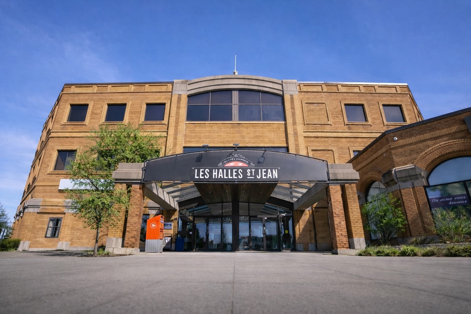 145 Boul Saint-Joseph, St-Jean, QC for lease Primary Photo- Image 1 of 13