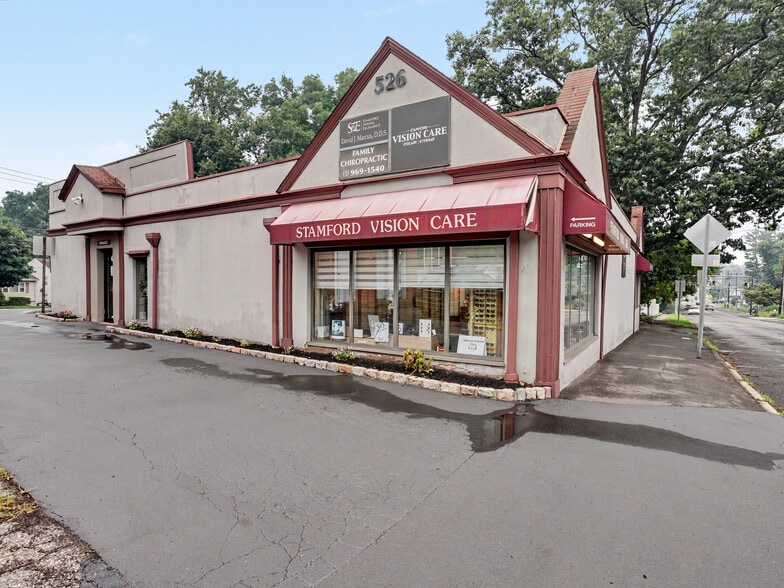 526 Newfield Ave, Stamford, CT à vendre - Photo du bâtiment - Image 2 de 15