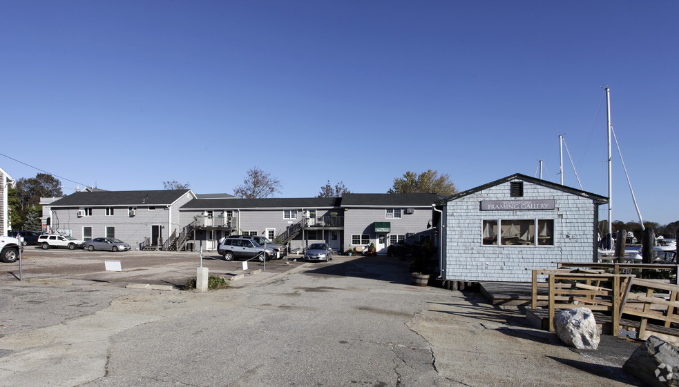 23 Brown St, North Kingstown, RI for lease - Building Photo - Image 1 of 10