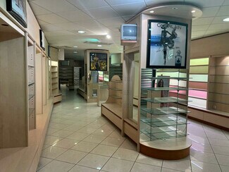 Plus de détails pour Commerce de détail à louer