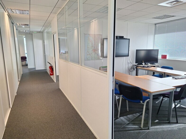 31 Avenue Gustave Eiffel, Pessac for lease - Building Photo - Image 3 of 7