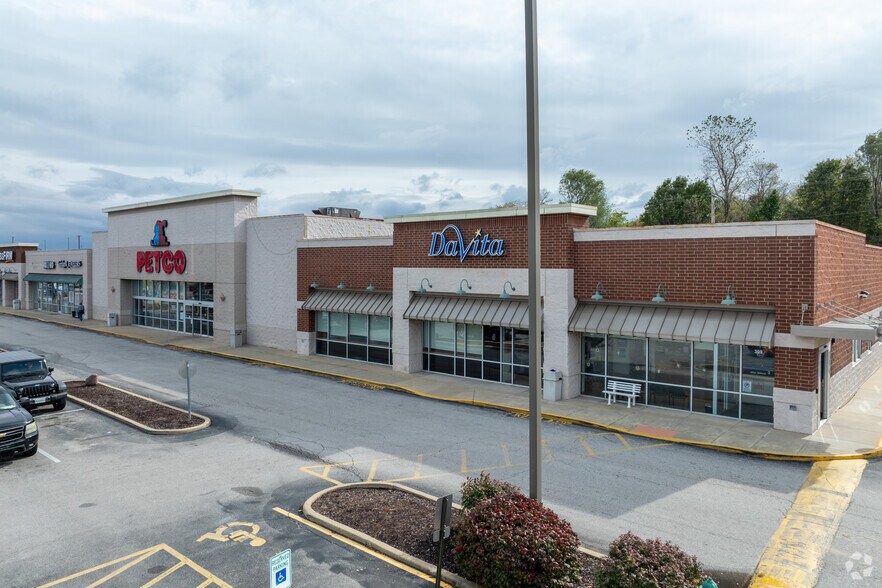 309-319 Homer M Adams Pky, Alton, IL à louer - Photo du bâtiment - Image 3 de 6