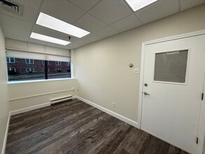 415 Silas Deane Hwy, Wethersfield, CT for lease Interior Photo- Image 2 of 8