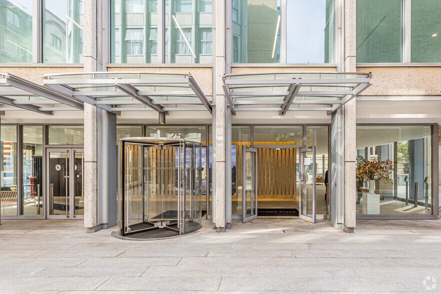 25 St. James's St, London for lease - Building Photo - Image 3 of 9