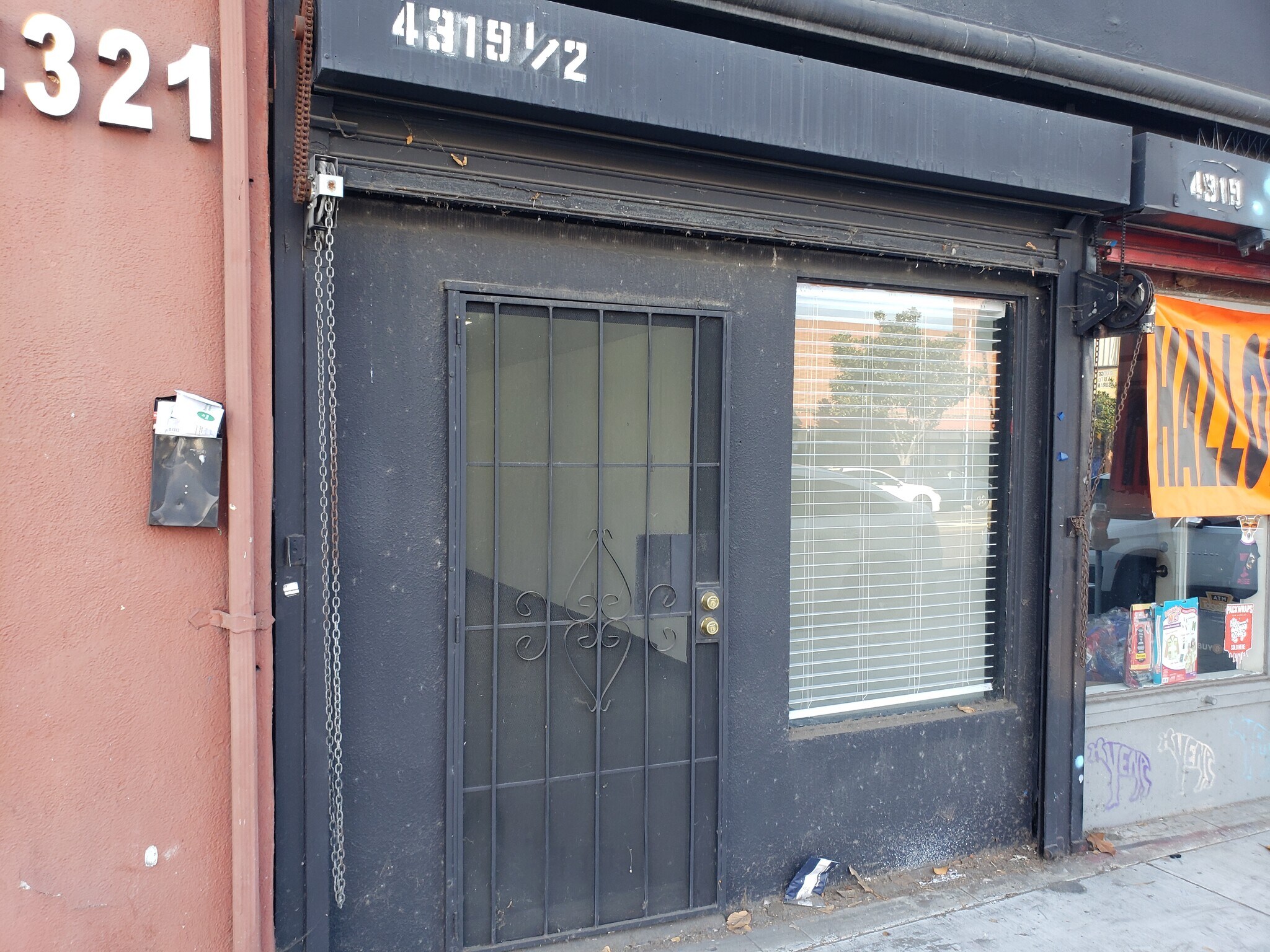 4317-4319 Crenshaw Blvd, Los Angeles, CA for lease Building Photo- Image 1 of 3