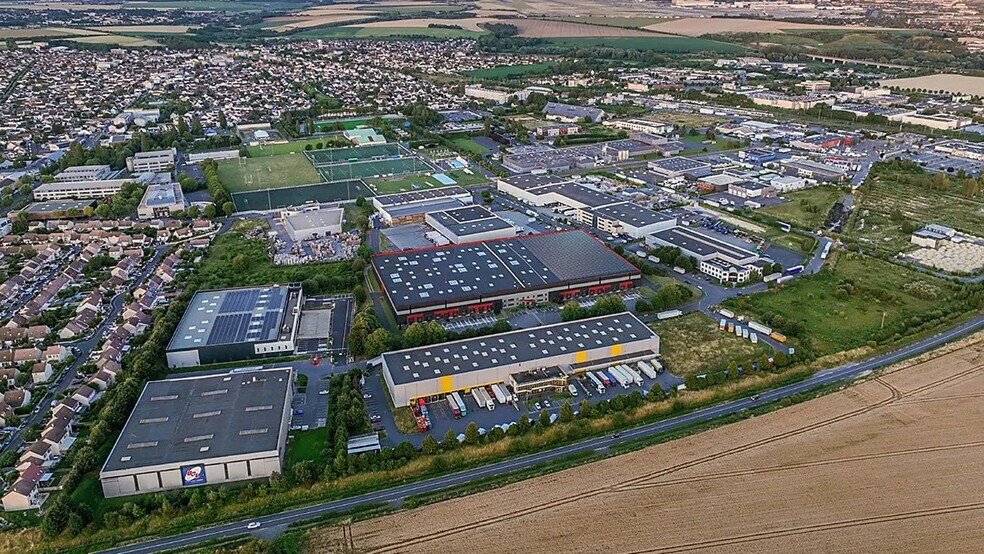 Industriel dans Goussainville à louer - Photo du bâtiment - Image 3 de 8