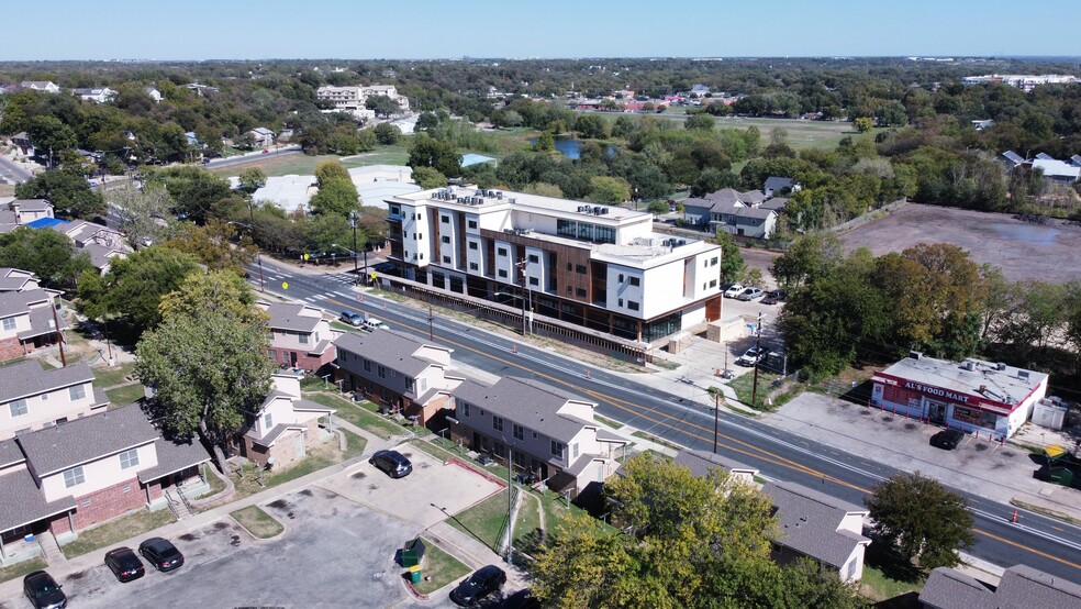 3515 Webberville Rd, Austin, TX for lease - Primary Photo - Image 1 of 6