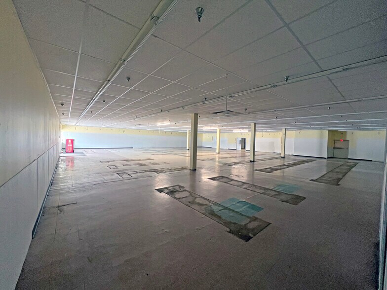 681 Bath Rd, Wiscasset, ME à louer - Photo du bâtiment - Image 2 de 8