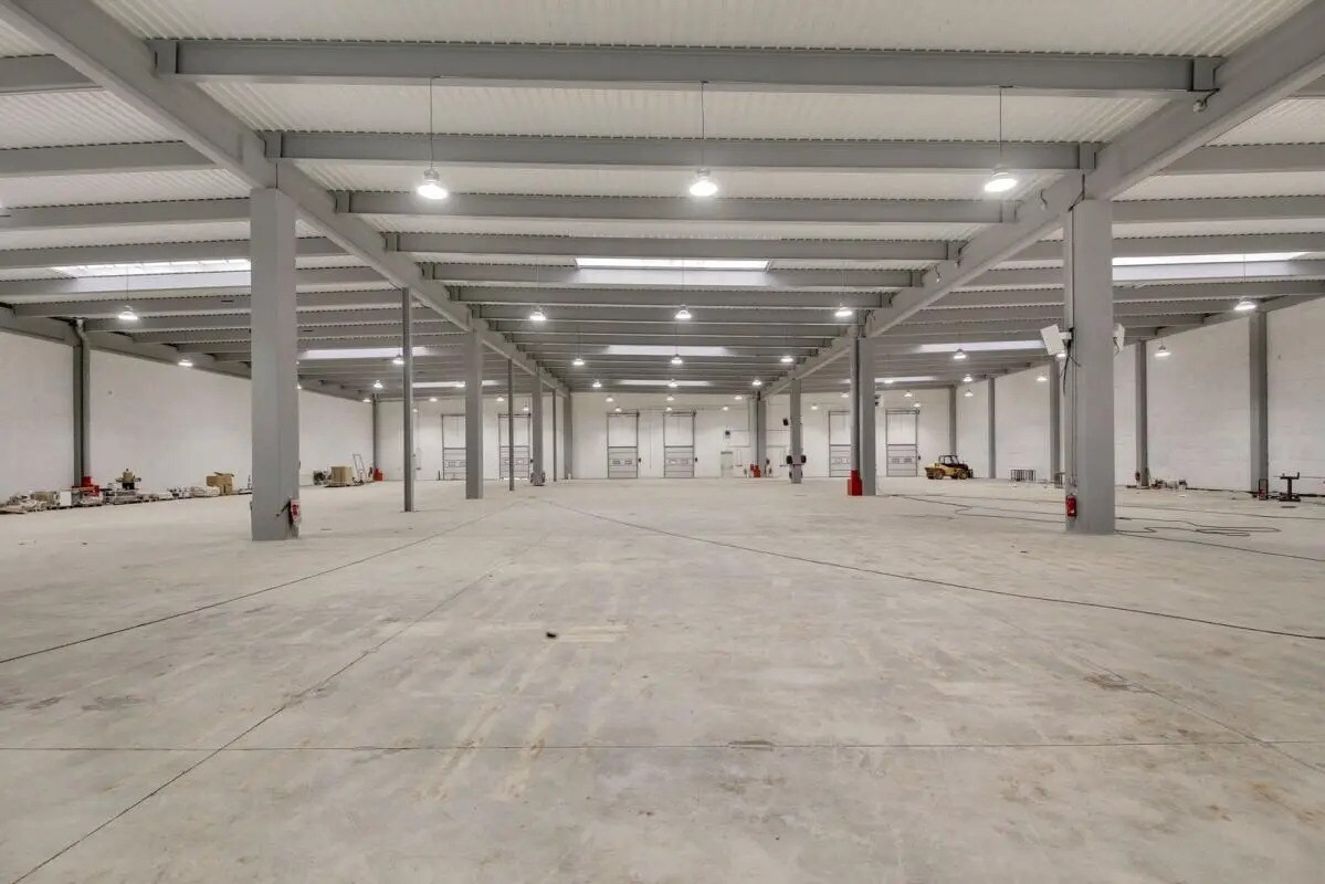 Industrial in Tremblay-en-France for lease Interior Photo- Image 1 of 2