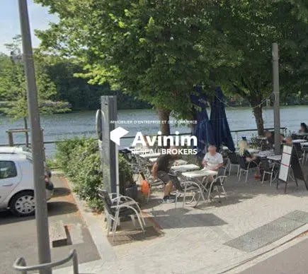 Retail in Conflans-Sainte-Honorine for lease Building Photo- Image 1 of 2