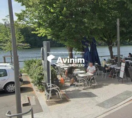 Commerce de détail dans Conflans-Sainte-Honorine à louer Photo du bâtiment- Image 1 de 2