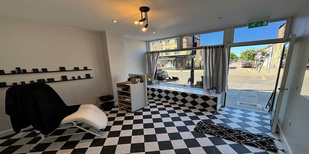 Hornsey Rd, London for sale - Interior Photo - Image 3 of 4