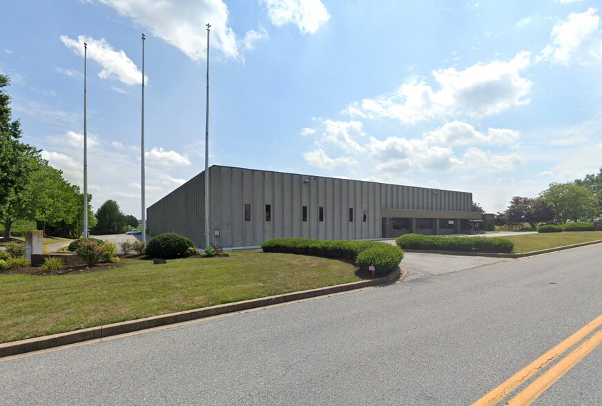 151 Airport Dr, Westminster, MD à louer - Photo du bâtiment - Image 2 de 7