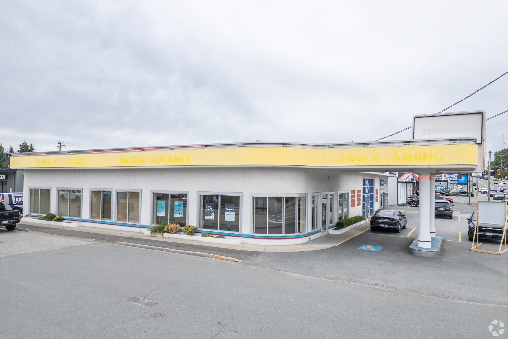 33258 S Fraser Way, Abbotsford, BC à louer Photo principale- Image 1 de 5