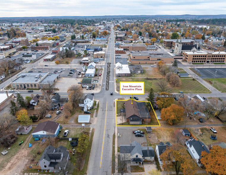 200 W Ludington St, Iron Mountain, MI for sale - Primary Photo - Image 1 of 6