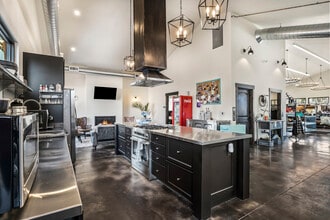 19885 7th St, Bend, OR à vendre Photo intérieure- Image 2 de 13