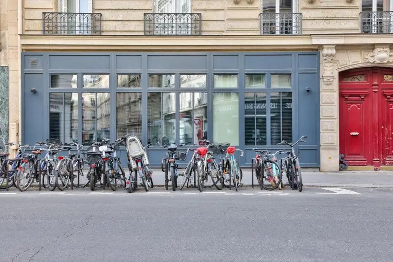 Office in Paris for sale Building Photo- Image 1 of 11