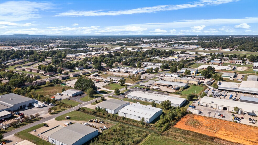 2078 Ford Ave, Springdale, AR à louer - Photo du bâtiment - Image 2 de 22