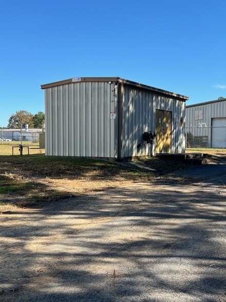 208 Industrial Blvd, Tullahoma, TN for sale - Building Photo - Image 3 of 23