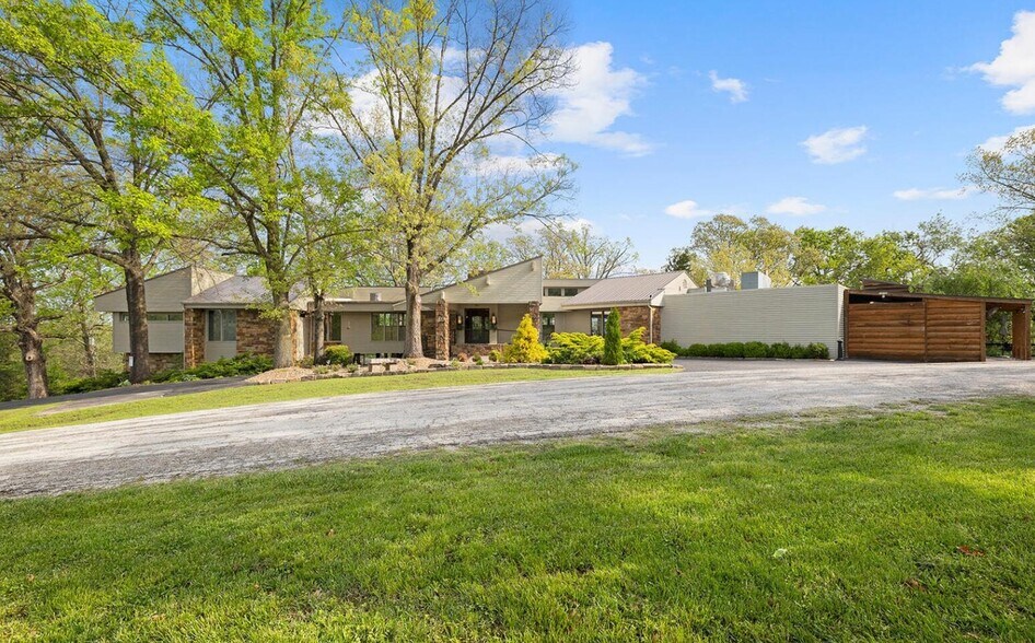 381 W Guin Rd, Nixa, MO à vendre - Photo du bâtiment - Image 2 de 93