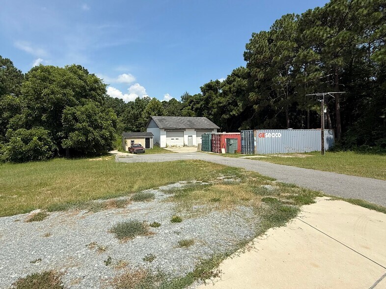 3840-3850 Legion Rd, Hope Mills, NC à vendre - Photo du bâtiment - Image 3 de 17