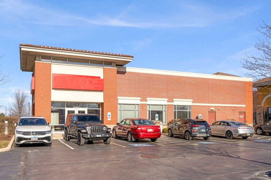 2 Building Investment Portfolio portfolio of 2 properties for sale on LoopNet.ca - Building Photo - Image 3 of 5