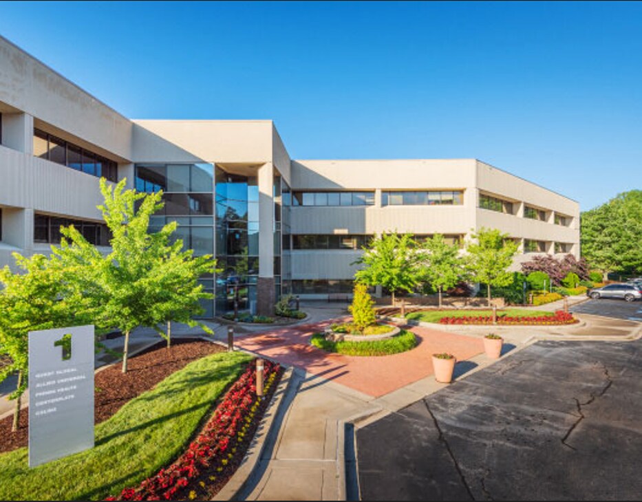 5 Independence Pt, Greenville, SC for lease Building Photo- Image 1 of 8