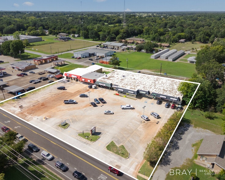 488 W Main St, Van, TX for lease - Building Photo - Image 2 of 12