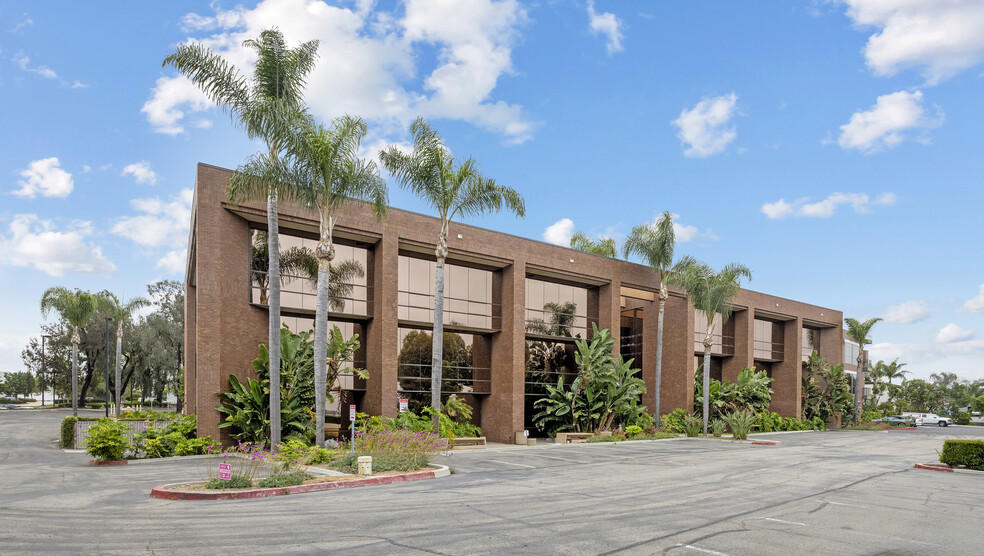 2714 Loker Ave W, Carlsbad, CA for lease - Building Photo - Image 1 of 23