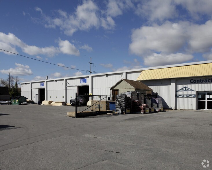 2311 Royal Windsor Dr, Oakville, ON à vendre - Photo du bâtiment - Image 2 de 2