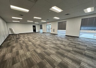 1122 S Foster Rd, San Antonio, TX for lease Interior Photo- Image 2 of 3