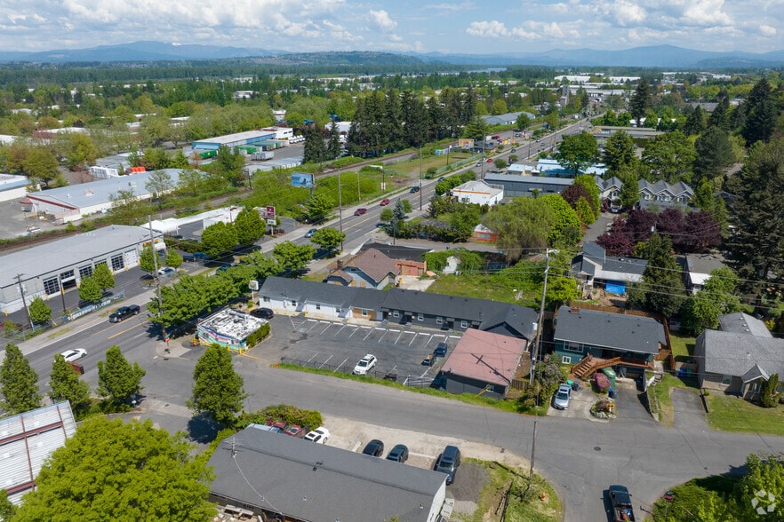 11518 NE Sandy Blvd, Portland, OR for lease - Aerial - Image 2 of 4