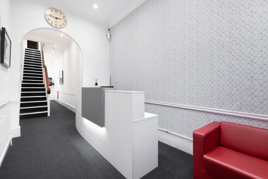 4 Bloomsbury Sq, London for lease - Interior Photo - Image 2 of 10