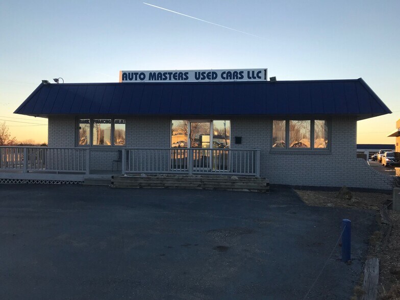 901 N Buckner St, Derby, KS à vendre - Photo du bâtiment - Image 3 de 6