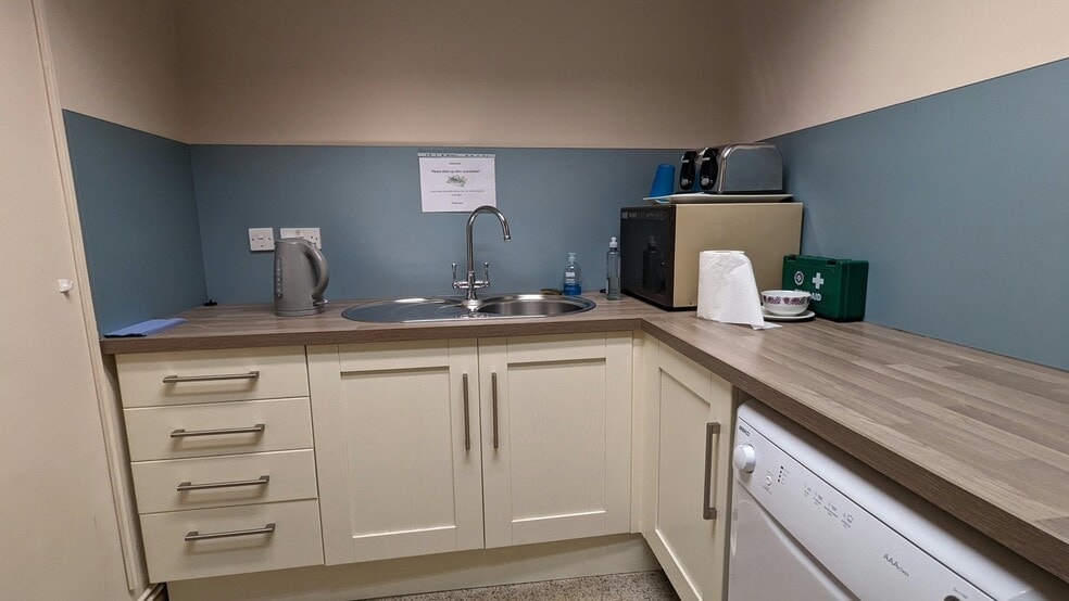 Clarence St, Leamington Spa for lease - Building Photo - Image 3 of 12