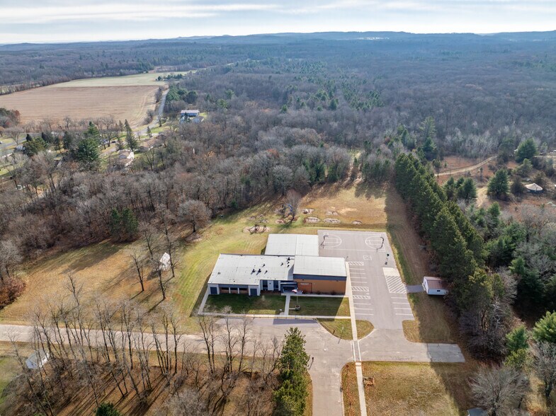 201 Hoehn dr, Lyndon Station, WI à vendre - Photo du bâtiment - Image 3 de 52