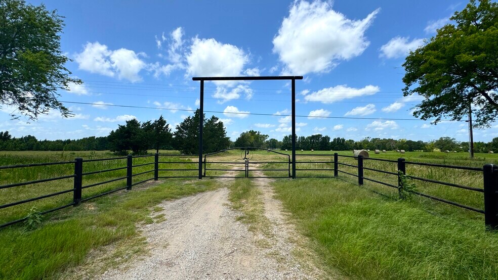 13530 FM 773, Ben Wheeler, TX à vendre - Photo du bâtiment - Image 2 de 30