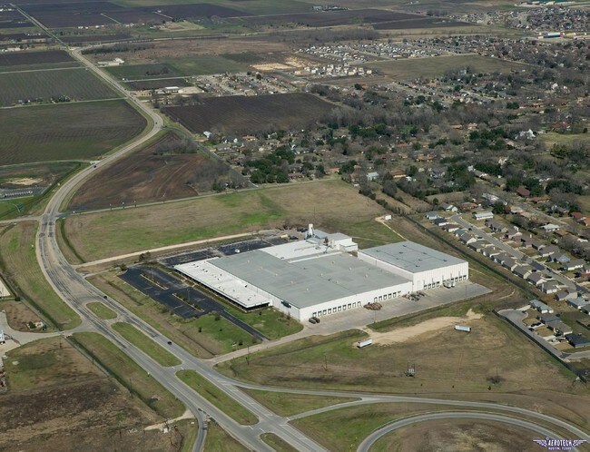 Plus de détails pour 1103 Carlos G Parker Blvd, Taylor, TX - Industriel à louer