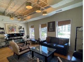 670 N Clark St, Chicago, IL for lease - Interior Photo - Image 2 of 8