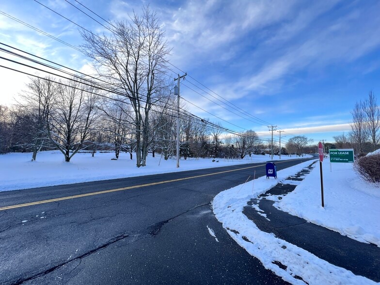 29 Batterson Park Rd, Farmington, CT for sale - Building Photo - Image 2 of 6