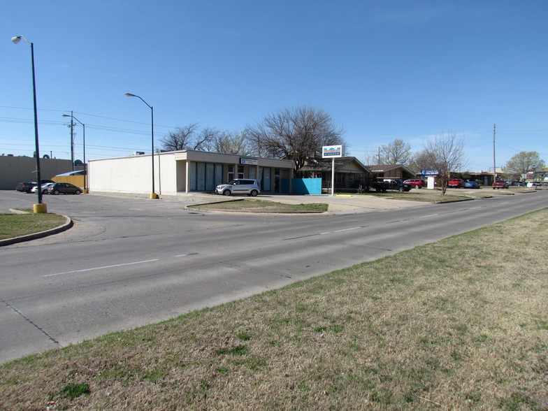 910 W Gore Blvd, Lawton, OK for sale - Building Photo - Image 1 of 1