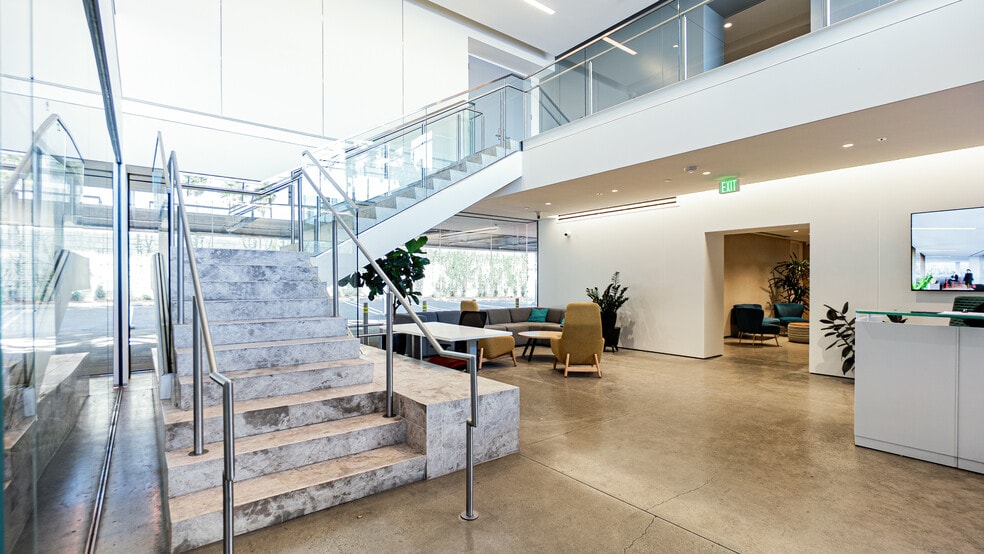 1888 Rosecrans Ave, Manhattan Beach, CA for lease - Lobby - Image 3 of 24