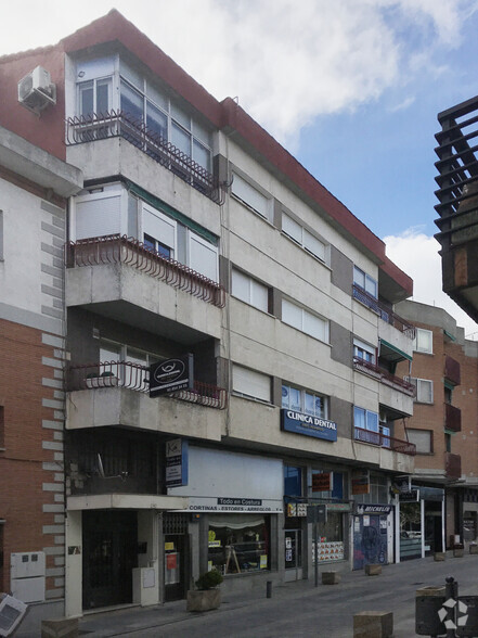 Calle Iglesia, 14, Guadarrama, Madrid à louer - Photo du bâtiment - Image 2 de 2