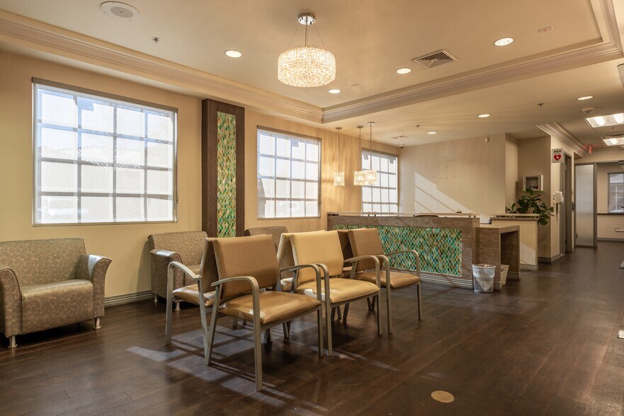 3525 Warm Springs rd, Las Vegas, NV for lease - Building Photo - Image 2 of 12